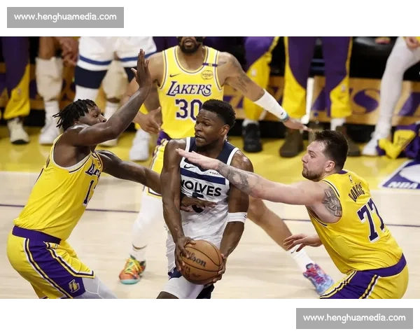 湖人队比赛完美收官 全场精彩时刻回顾与胜利背后的关键因素分析